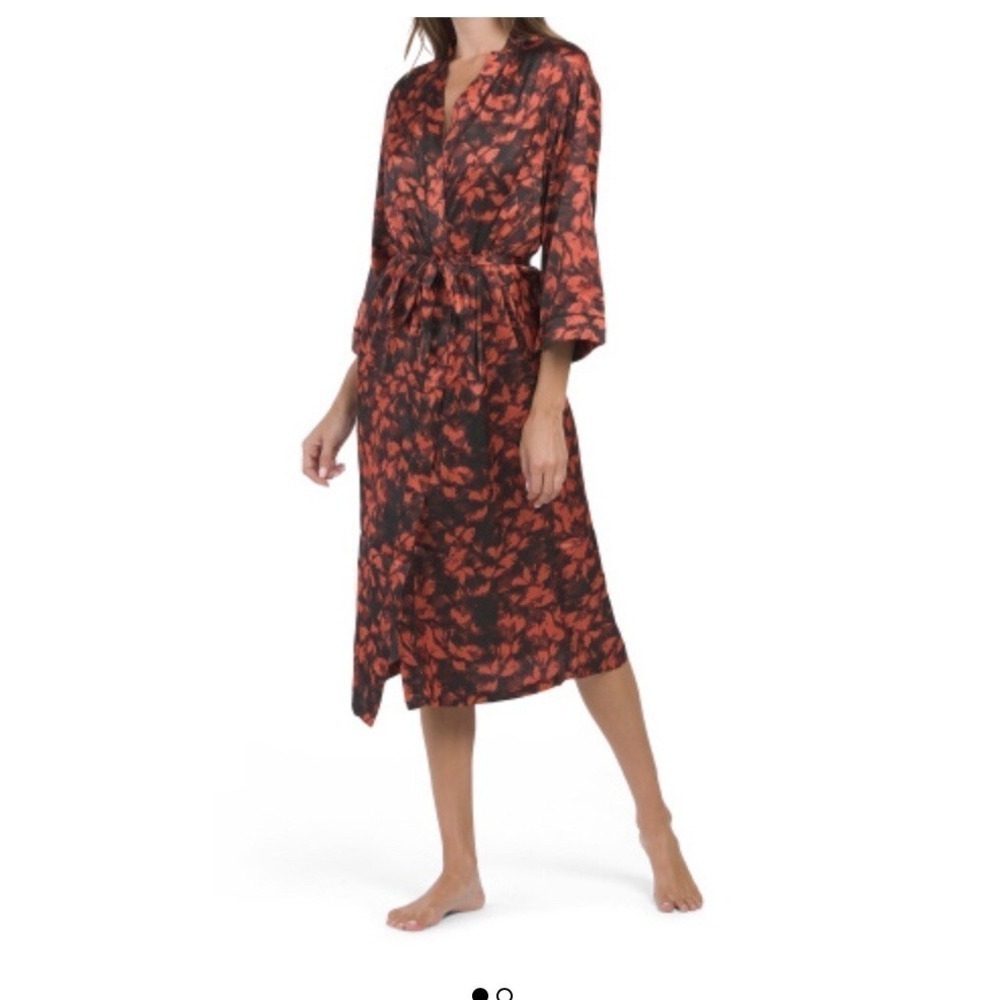 CYNTHIA ROWLEY Kimono Robe Silky Floral Long Red Black Medium NEW